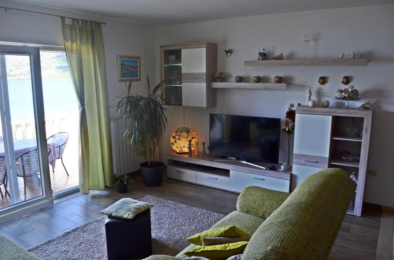 Apartments Rina - Kneze Račišće Esterno foto