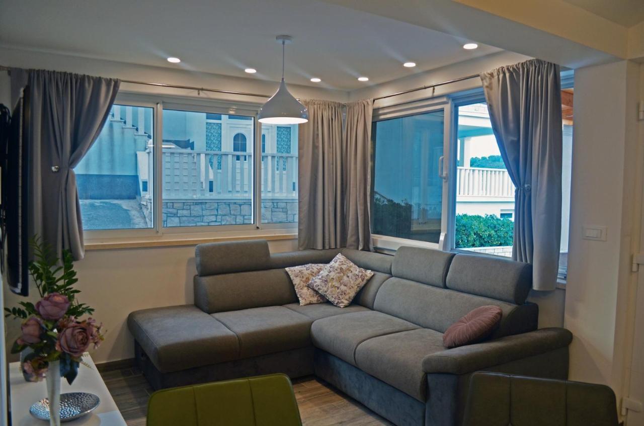 Apartments Rina - Kneze Račišće Esterno foto