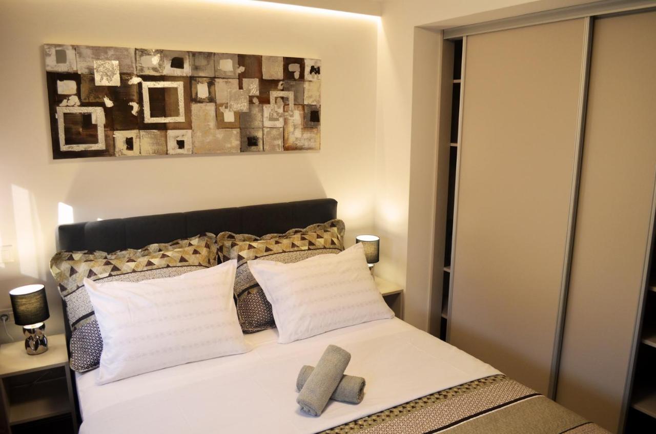 Apartments Rina - Kneze Račišće Esterno foto