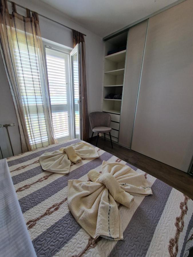 Apartments Rina - Kneze Račišće Esterno foto